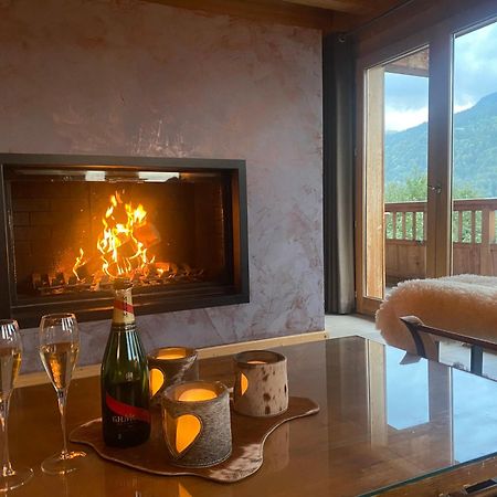Le Paret Chambres D'Hotes De Charme & Spa Manigod Bagian luar foto