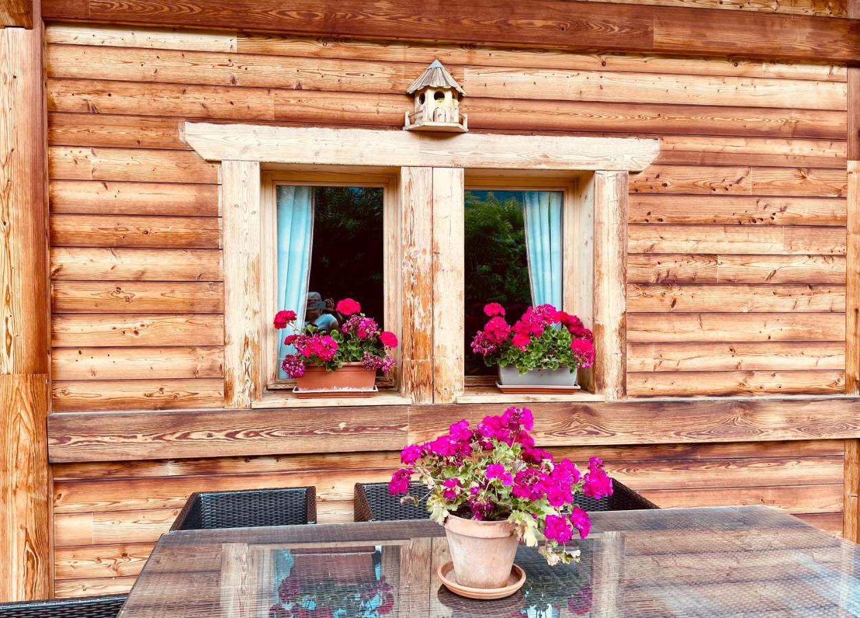 Le Paret Chambres D'Hotes De Charme & Spa Manigod Bagian luar foto